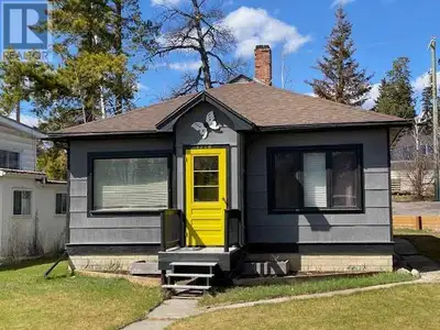 For Lease, 700sq.ft. house with Highway 16 Frontage zoned DC-O (Direct Control-Open). This land use...