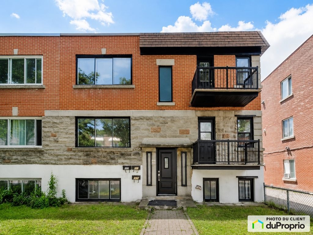 $988,000 - Triplex in Villeray / St-Michel / Parc-Extension — photo 1