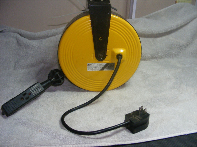 Retractable Shop Cord Reel 30 FT in Other in Kitchener / Waterloo