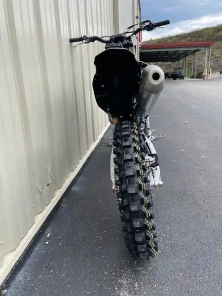 2025 YAMAHA YZ450F MONSTER (FINANCING AVAILABLE) in Dirt Bikes & Motocross in Kelowna - Image 7
