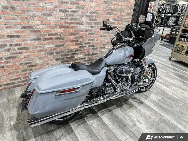 2026 Harley-Davidson ROAD GLIDE in Sport Touring in Calgary - Image 21