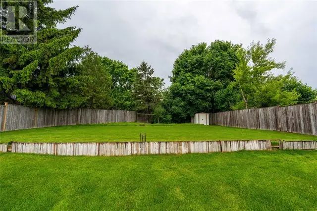 189 Stathis BOULEVARD Sarnia, Ontario in Houses for Sale in Sarnia - Image 37