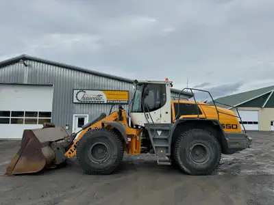 Loader 4x4 Automatique Cabine Godet attache rapide hydraulique Compatible Volvo Ride control Pneus a...