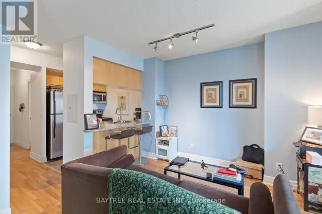 1408 - 8 SCOLLARD STREET Toronto (Annex), Ontario in Condos for Sale in City of Toronto - Image 9