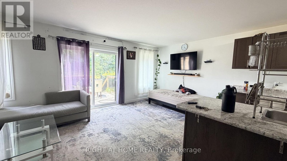 71 WOODEDGE CIRCLE Kitchener, Ontario 3