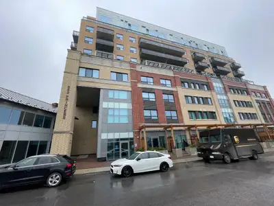 Furnished 1 bed unit in condo close to Queens- 214-652 Princess
