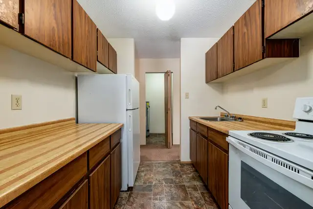 Apartments for Rent near University Of Regina - Edinburgh Place 63009272353921122