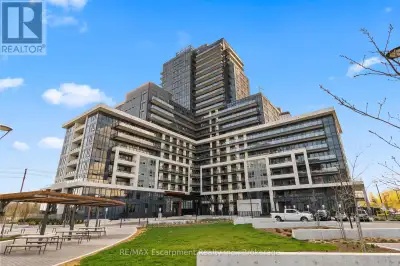 701 - 3220 WILLIAM COLSTON AVENUE Oakville (JM Joshua Meadows),