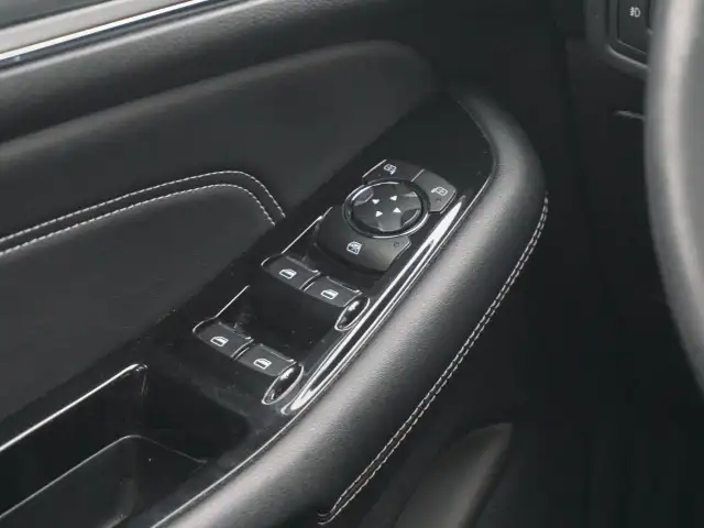 2020 Ford Edge in Cars & Trucks in Penticton - Image 26