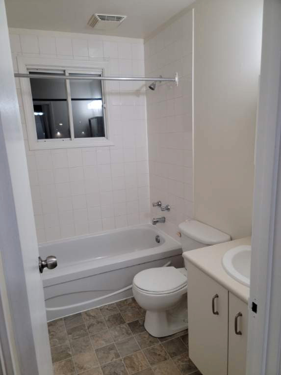 560 Bloor St Long Term Rentals Oshawa / Durham Region Kijiji