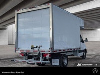 Mercedes-Benz Rive-Sud, la destination Mercedes-Benz par excellence. Bienvenue en première classe. D... (image 4)