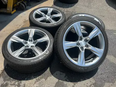Amazing set of original Chevy Camaro SS wheels with TPMS mounted on almost new summer tires. Wheels:...