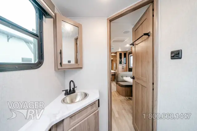 2023 Grand Design Imagine XLS 23BHE in Travel Trailers & Campers in Kelowna - Image 17