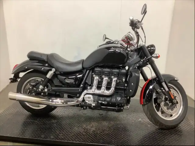2016 Triumph Rocket 3 Roadster in Street, Cruisers & Choppers in City of Toronto - Image 2