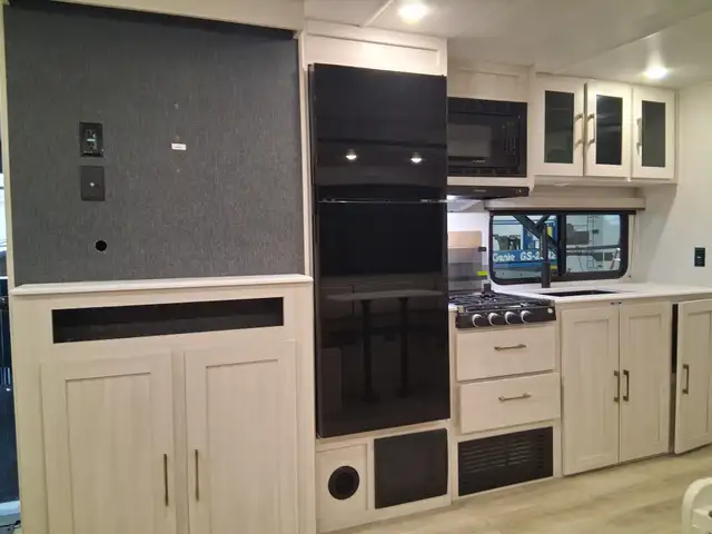 2025 Forest River SURVEYOR 27 CAMP in Travel Trailers & Campers in St. Albert - Image 7
