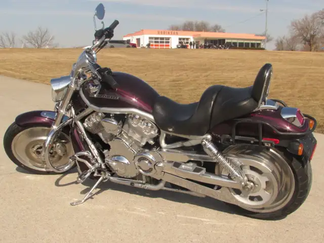 2006 Harley-Davidson VRSC A VRod in Street, Cruisers & Choppers in Leamington - Image 13