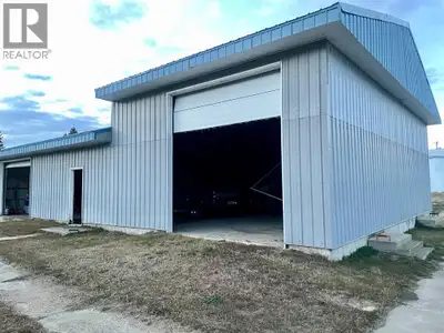 Affordable Commercial Storage Shop in Innisfree, AB – Ideal for Trucking, Trades, or Storage Use.Tir...