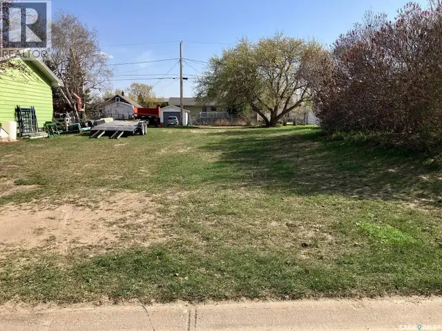 602 7th AVENUE W Nipawin, Saskatchewan in Land for Sale in Nipawin - Image 3