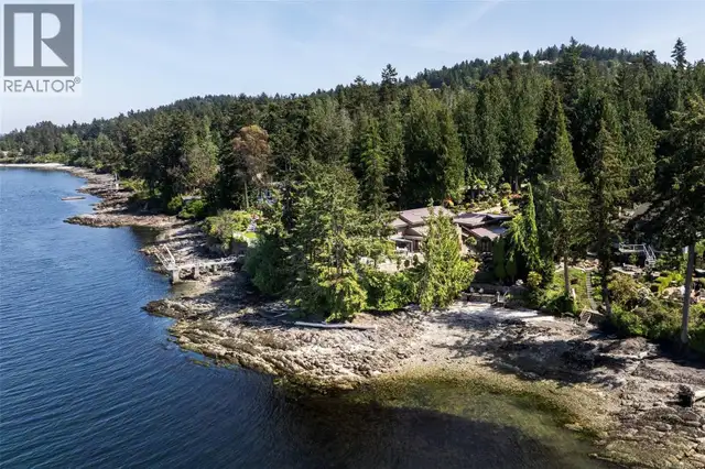 960 Lands End End North Saanich, British Columbia in Houses for Sale in Victoria - Image 4