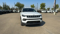This 2025 JEEP COMPASS LATITUDE 4X4 has the following options Premium Cloth/Vinyl Bucket Seats, Remo... (image 3)