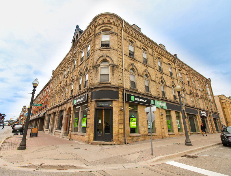 IDEAL LOCATION 1,400.00 1 Bedroom Apartment (216/218) Long Term