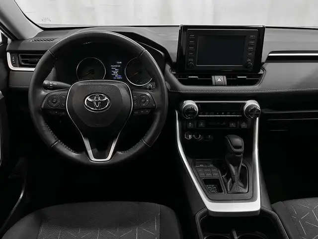 2022 Toyota RAV4 XLE AWD - TOIT OUVRANT - VOLANT CHAUFFANT - MAG in Cars & Trucks in Québec City - Image 27