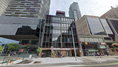 Prime location right at the corner of Yonge & Eglinton! This modern and renovated unit is perfect fo...