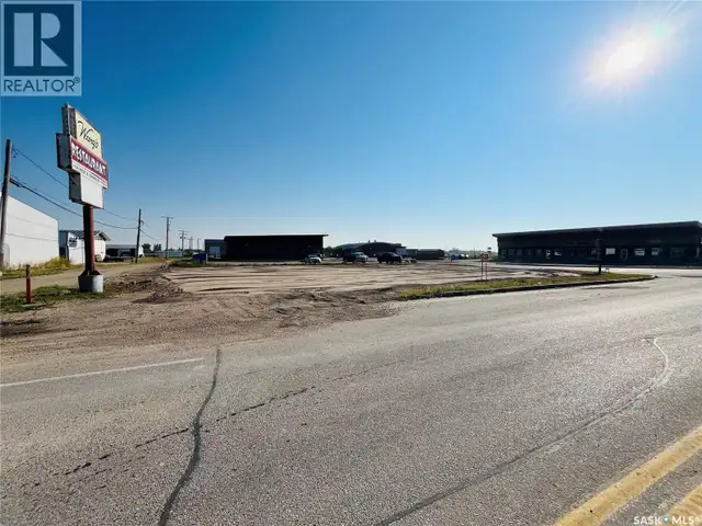 904 Park AVENUE Moosomin, Saskatchewan in Land for Sale in Regina - Image 2