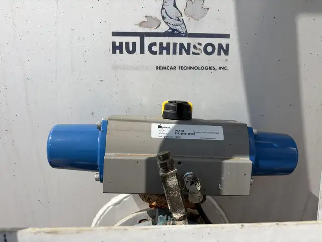 2011 HUTCHINSON TC406 in Heavy Trucks in Kamloops - Image 40