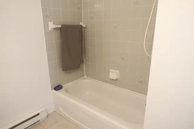 5 1/2  Sur Côte Rosemont Disponible Immediatement in Long Term Rentals in Trois-Rivières - Image 6