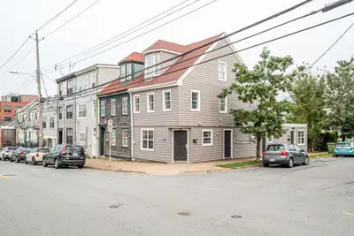 ARI Properties is proud to present this 1 bedroom apartment located on Nora Bernard Street in Halifa...