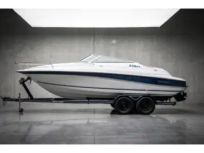 CA-QJA01461H001 Embarcation performante, entretenu chez nous depuis plusieurs années. Superbe bateau...