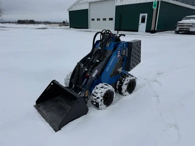 2026 AGT Industrial 1 Ton Stand On Gas Skid Steer (Tracked & Whe in Heavy Equipment in Ottawa - Image 6