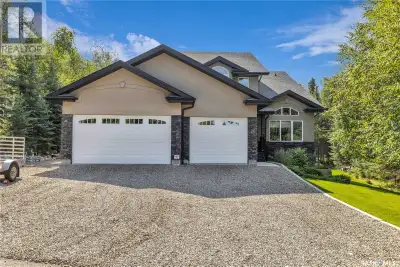 Located in the beautiful four season resort of Elk Ridge this Custom build two Storey home offers is...