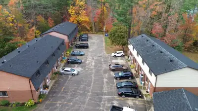 Discover comfortable, convenient living in this bright and well-kept 2-bedroom apartment located on...