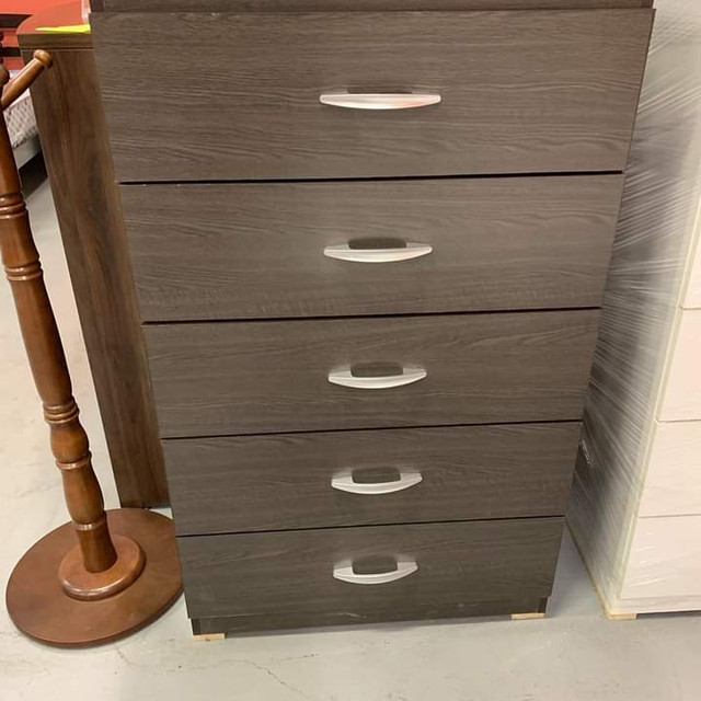 Modern 6 Drawer Tall Chest – Elegant Bedroom Storage in Dressers & Wardrobes in City of Toronto - Image 4