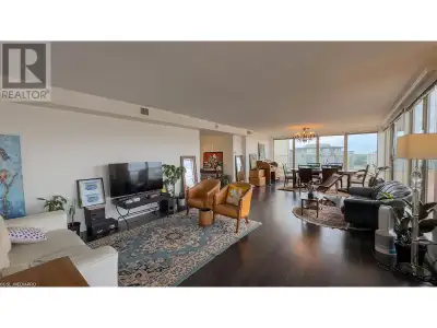 Rare Penthouse in the Heart of Downtown Richmond! Welcome to this stunning 2,200 sq.ft. penthouse at...