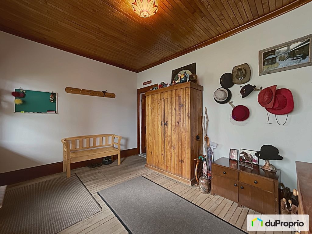 $248,000 - 2 Storey for sale in Lac-Megantic — photo 2
