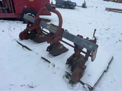 Welcome to Stoneage Equipment Selling this 4 Head Inter Row Tiller, it's 3pt (3 point hitch) and PTO...