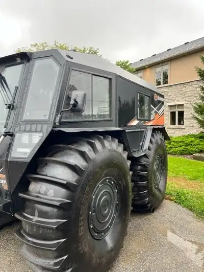 Demo Freight $1499, PDI n/c Included; Options installed; Air Conditioner, Rear Side Windows, Value $...