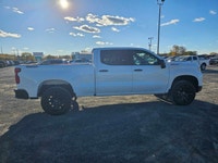 2024 Chevrolet Silverado 1500 LT Trail Boss 4WD with only 22,844 km! Clean history with no accidents... (image 3)