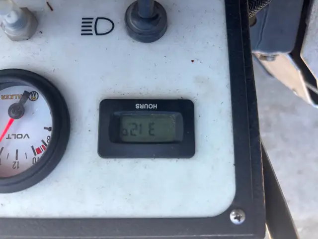 Walker Mower for sale in Lawnmowers & Leaf Blowers in Cambridge - Image 4