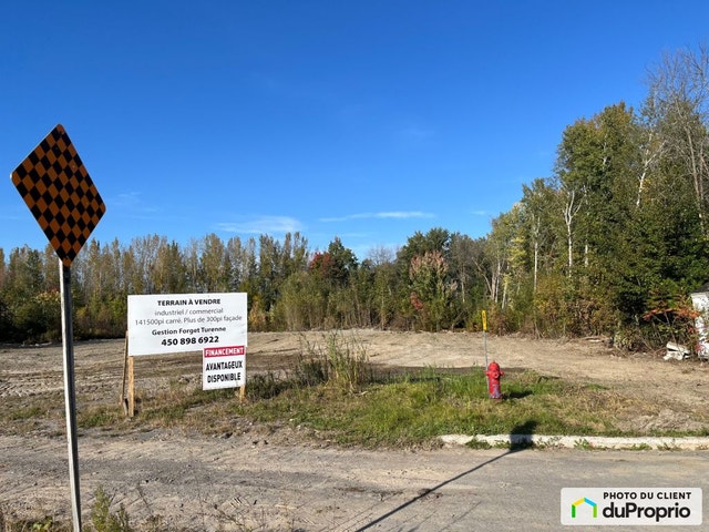 $1,400,000 - Industrial lot for sale in Berthierville — photo 1