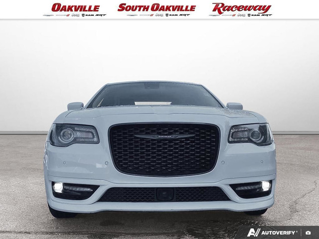 2023 Chrysler 300 300 Touring L | RWD | 3.6L V6 | NAVI | SUNROOF in Cars & Trucks in Oakville / Halton Region - Image 2