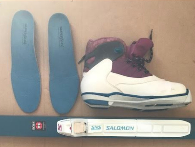 Women CROSS Country SKI Set, SALOMON SKIS, POLES, BOOTS Size 7 in Ski in City of Toronto