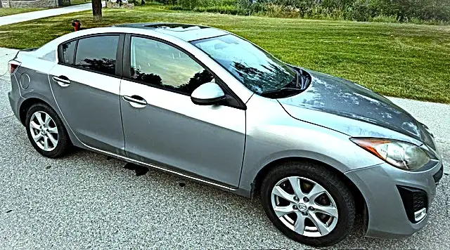 2011 Mazda 3 GS w Luxury Package 170,100km's