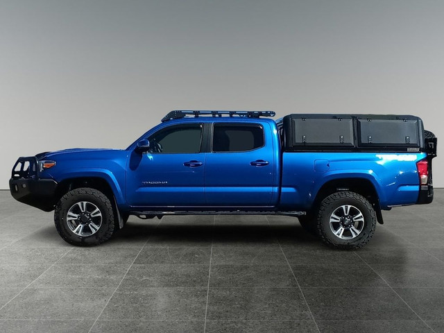 2016 Toyota Tacoma 4WD Double Cab V6 Auto SR5 in Cars & Trucks in Lethbridge - Image 2