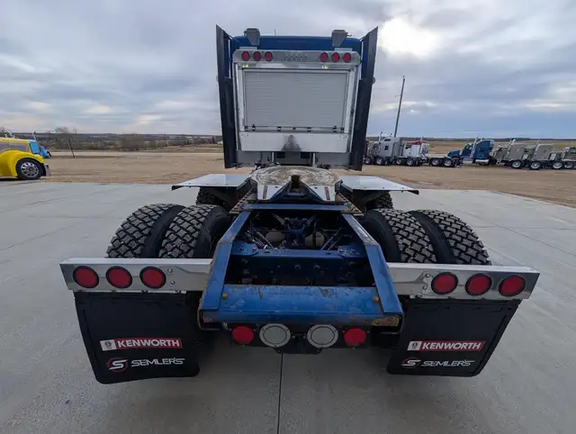 2021 KENWORTH W990 in Heavy Trucks in Saskatoon - Image 8
