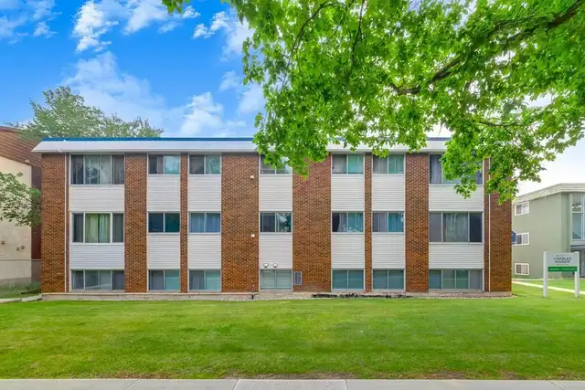 Spacious, pet-friendly apartments for everyday convenience | Sch in Long Term Rentals in Edmonton - Image 17