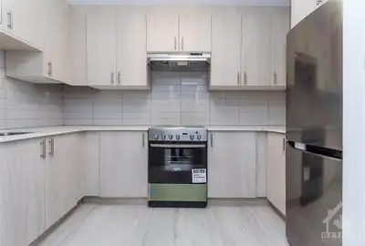 Downtown 1 Bedroom Apt. Available Immediately - First month free